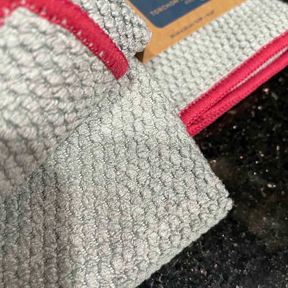 NORWEX Diamond Textured Kitchen Towel & Cloth Set Graphite with Pomegranate Trim - Picture 6 of 16